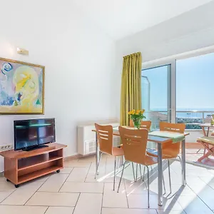  Apartment Alexandra