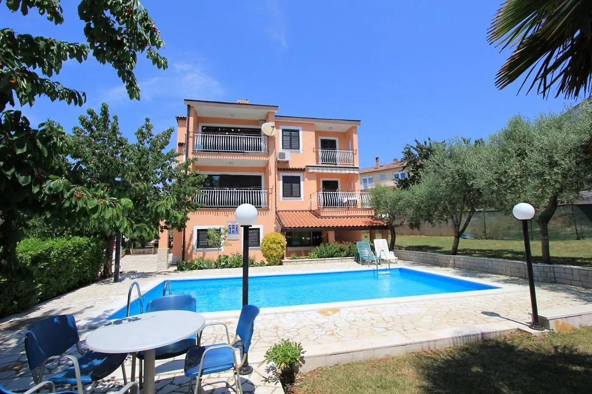 Apartments Susy Pula