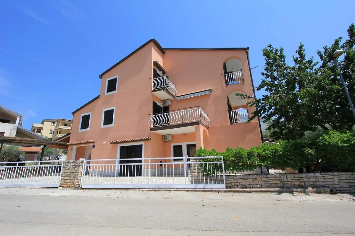 Apartments Susy Pula