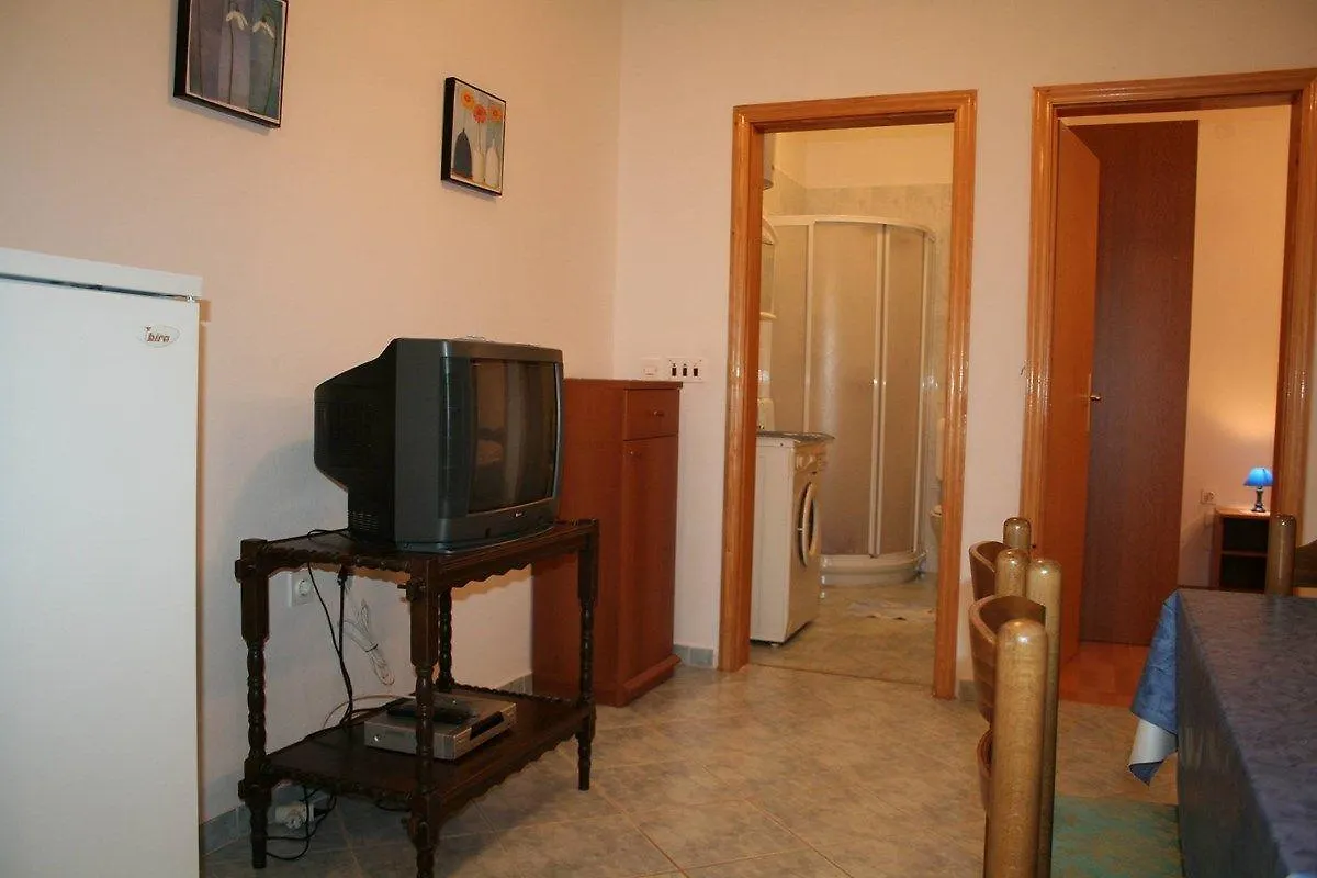 Apartments Susy Pula 0*,